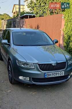 Лифтбек Skoda Superb 2011 в 