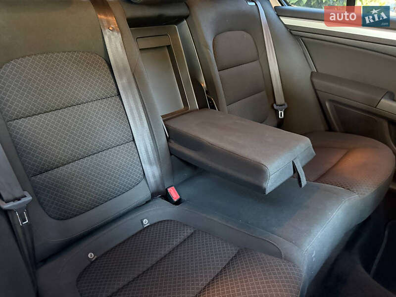 Лифтбек Skoda Superb 2013 в Днепре