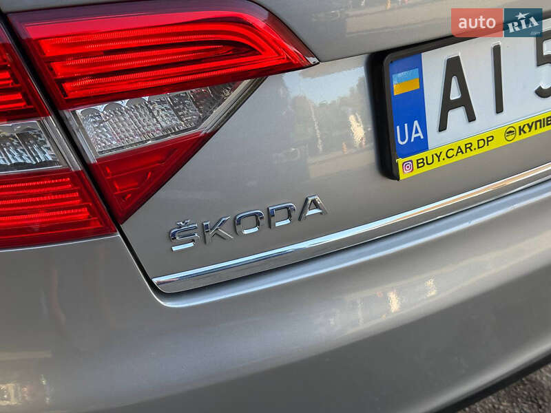 Лифтбек Skoda Superb 2013 в Днепре