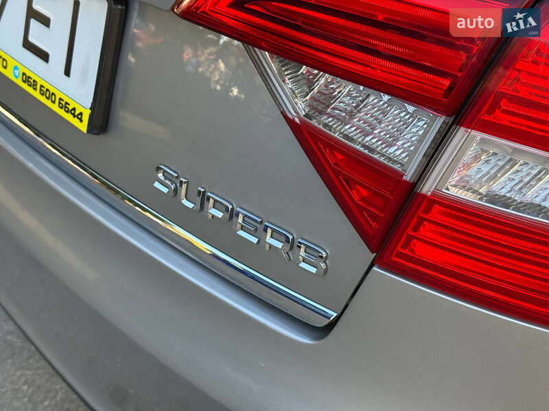 Лифтбек Skoda Superb 2013 в Днепре