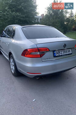 Лифтбек Skoda Superb 2015 в 