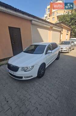 Лифтбек Skoda Superb 2012 в 