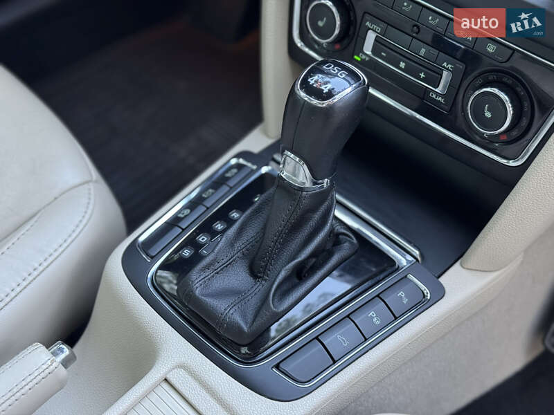 Универсал Skoda Superb 2013 в Радивилове