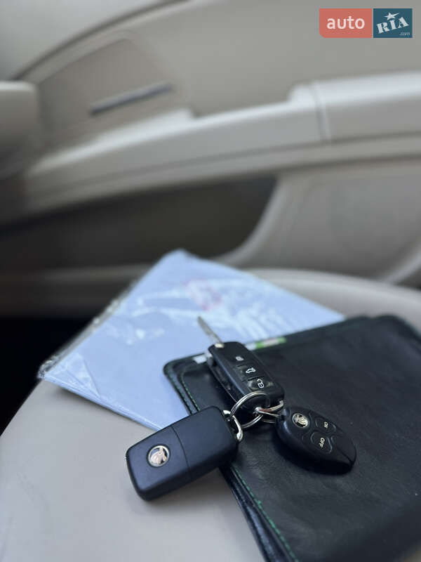 Универсал Skoda Superb 2013 в Радивилове