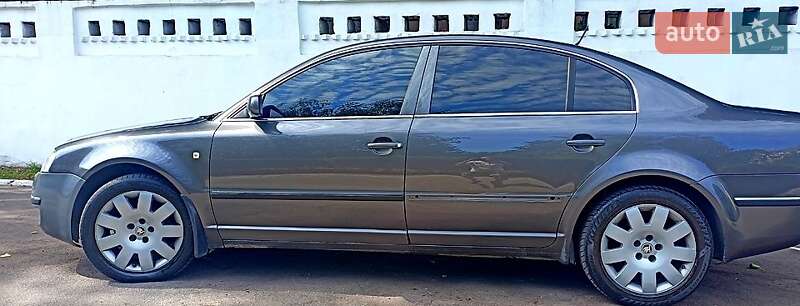 Лифтбек Skoda Superb 2004 в Каменском