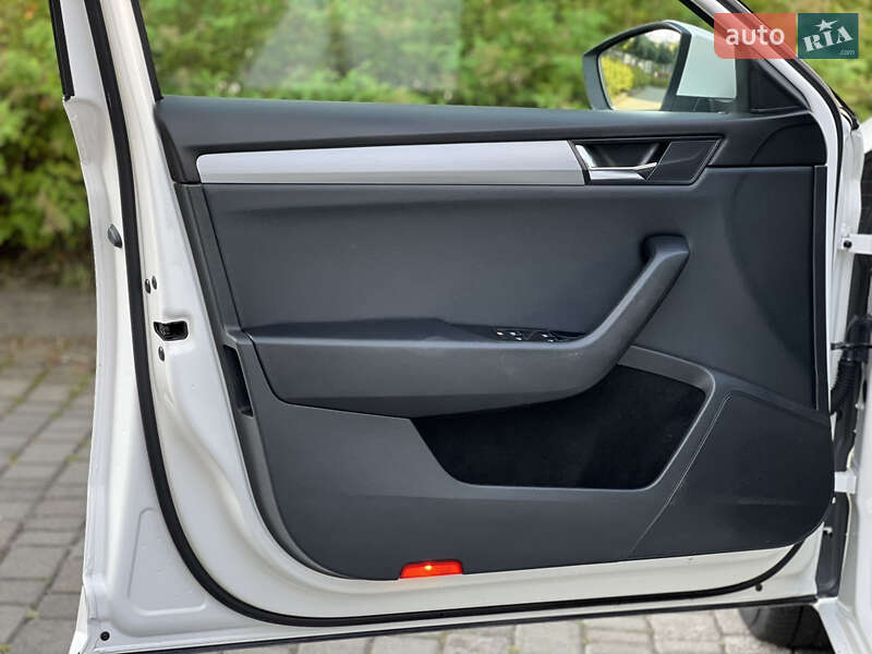 Универсал Skoda Superb 2018 в Ивано-Франковске