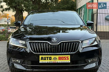 Лифтбек Skoda Superb 2015 в 