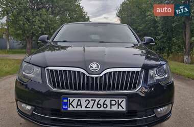 Лифтбек Skoda Superb 2013 в 
