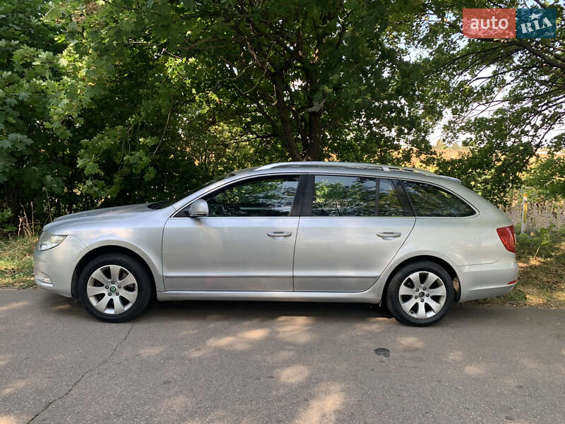 Универсал Skoda Superb 2011 в Чернигове