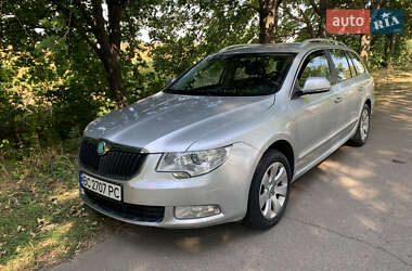 Универсал Skoda Superb 2011 в Чернигове