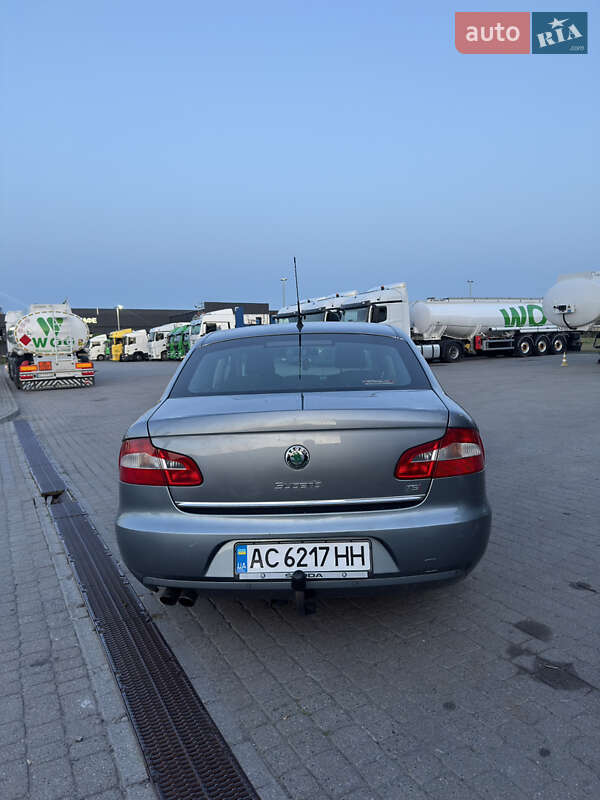 Лифтбек Skoda Superb 2009 в Луцке