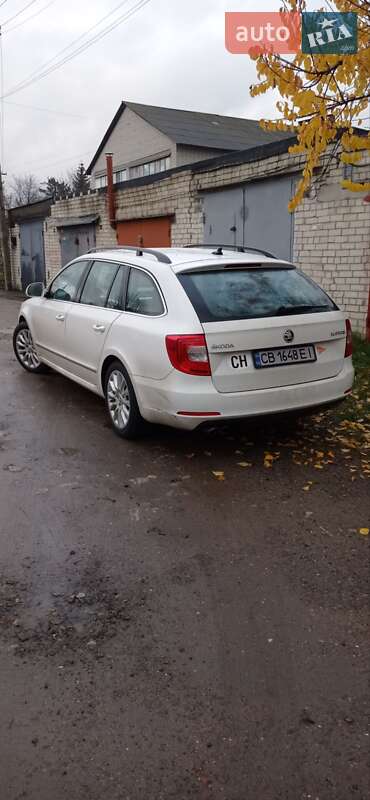 Універсал Skoda Superb 2013 в Чернігові