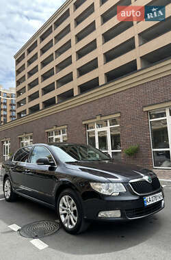 Лифтбек Skoda Superb 2011 в 