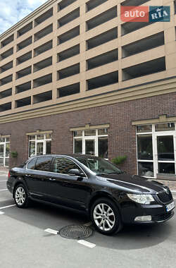 Лифтбек Skoda Superb 2011 в 
