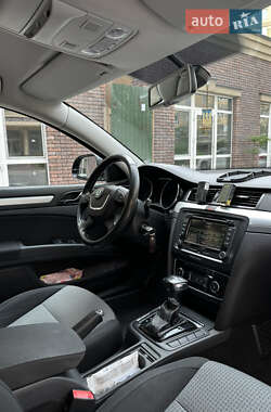 Лифтбек Skoda Superb 2011 в 