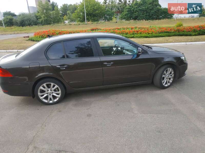 Лифтбек Skoda Superb 2014 в Киеве фото 6 Лифтбек Skoda Superb 2014 в Киеве