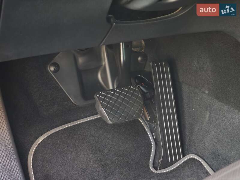 Універсал Skoda Superb 2012 в Луцьку фото 32 Універсал Skoda Superb 2012 в Луцьку