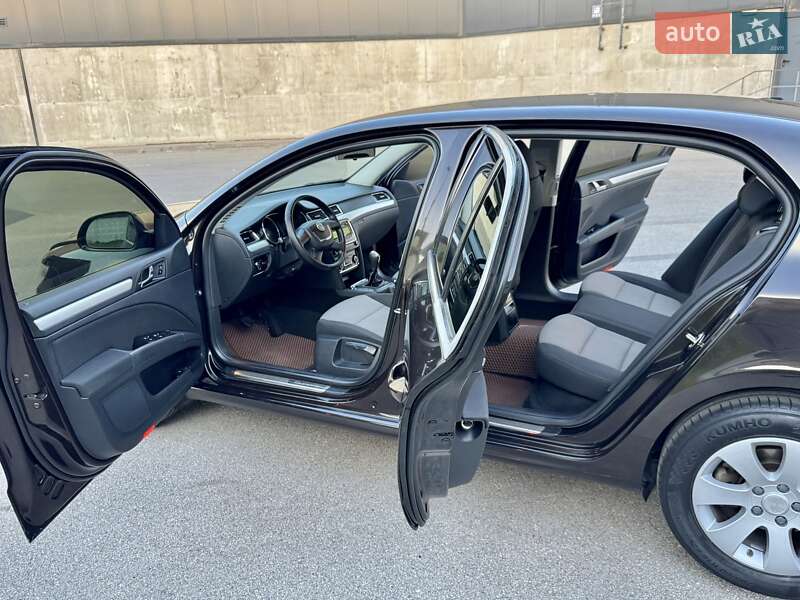 Лифтбек Skoda Superb 2012 в Киеве фото 31 Лифтбек Skoda Superb 2012 в Киеве