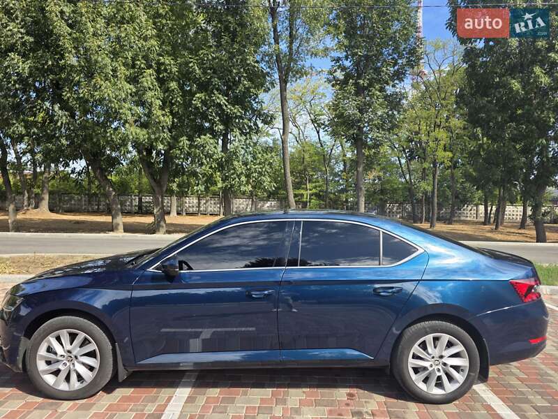 Лифтбек Skoda Superb 2021 в Кропивницком