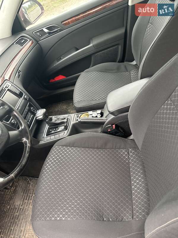 Лифтбек Skoda Superb 2011 в Южноукраинске фото 4 Лифтбек Skoda Superb 2011 в Южноукраинске