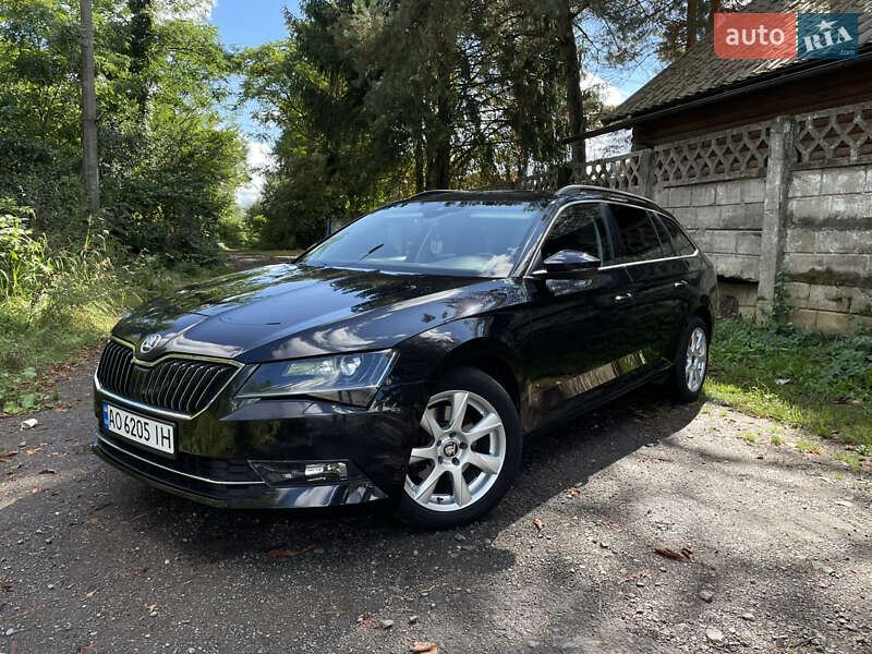 Универсал Skoda Superb 2017 в Сваляве