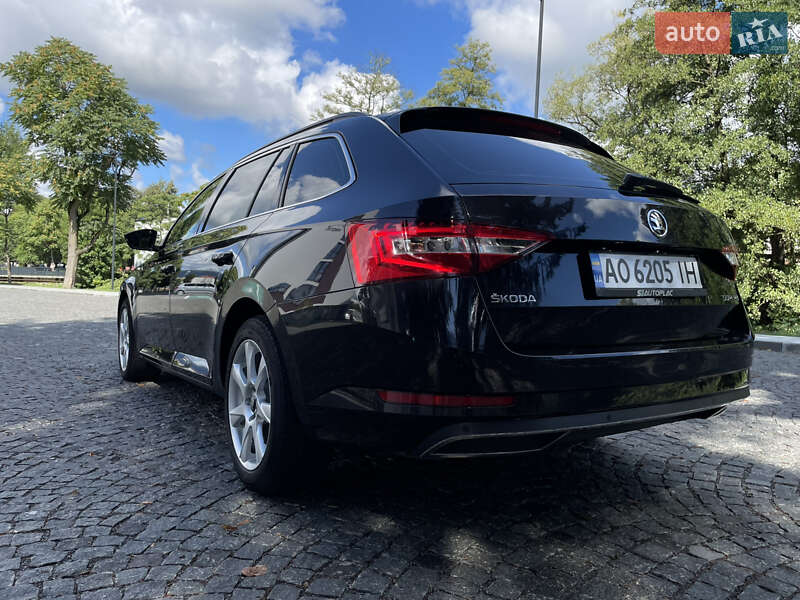 Универсал Skoda Superb 2017 в Сваляве