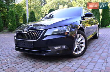 Лифтбек Skoda Superb 2017 в 