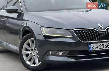 Лифтбек Skoda Superb 2015 в 