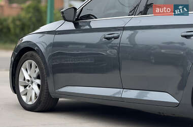 Лифтбек Skoda Superb 2015 в 