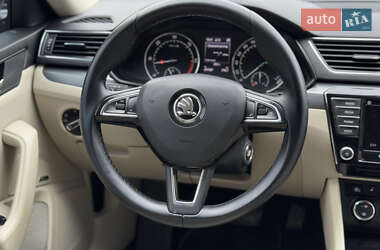 Лифтбек Skoda Superb 2015 в 