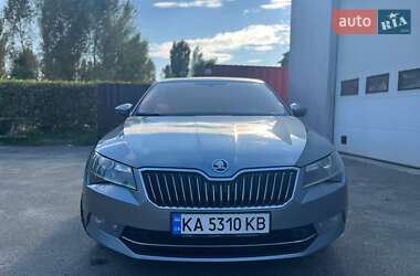 Лифтбек Skoda Superb 2016 в 