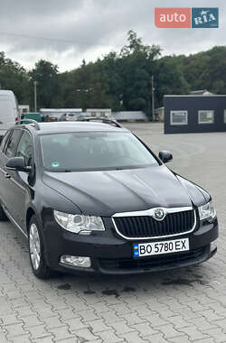 Универсал Skoda Superb 2011 в Бучаче