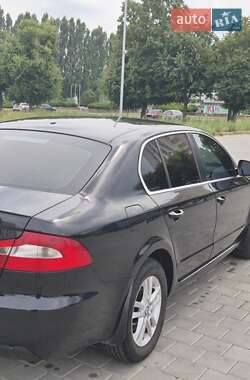Лифтбек Skoda Superb 2012 в 