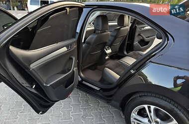 Лифтбек Skoda Superb 2015 в 