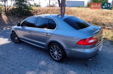 Лифтбек Skoda Superb 2011 в 