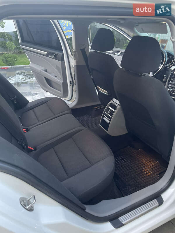 Универсал Skoda Superb 2014 в Мукачево