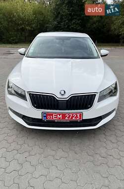 Универсал Skoda Superb 2016 в 