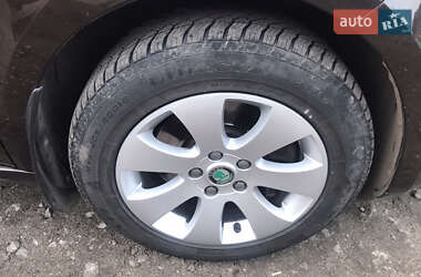 Лифтбек Skoda Superb 2012 в 