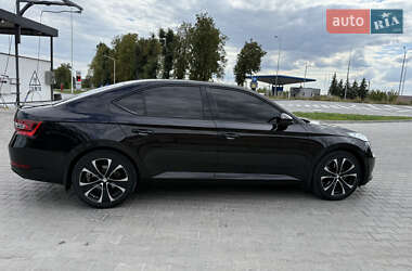 Лифтбек Skoda Superb 2018 в 