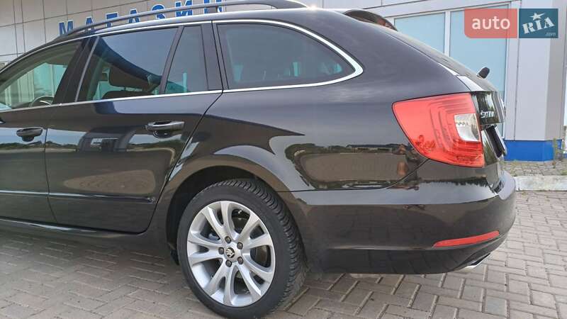 Универсал Skoda Superb 2014 в Луцке