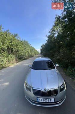 Лифтбек Skoda Superb 2014 в 