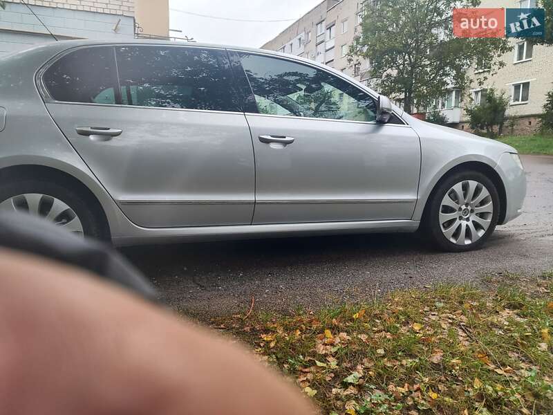 Лифтбек Skoda Superb 2009 в Дубно