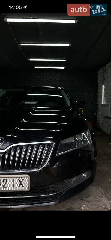 Лифтбек Skoda Superb 2018 в 