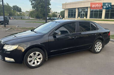 Лифтбек Skoda Superb 2011 в 