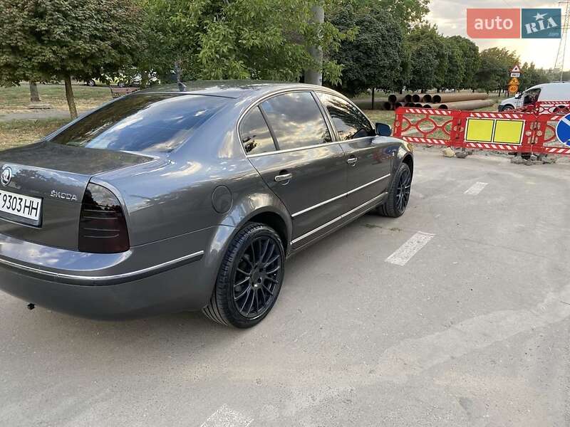 Лифтбек Skoda Superb 2002 в Николаеве