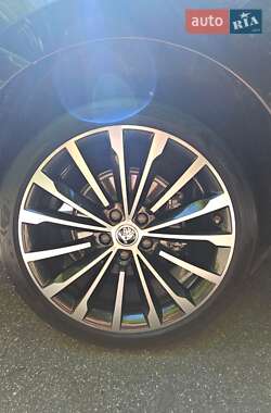 Лифтбек Skoda Superb 2019 в 