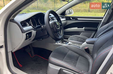 Лифтбек Skoda Superb 2009 в 