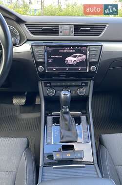 Лифтбек Skoda Superb 2016 в 