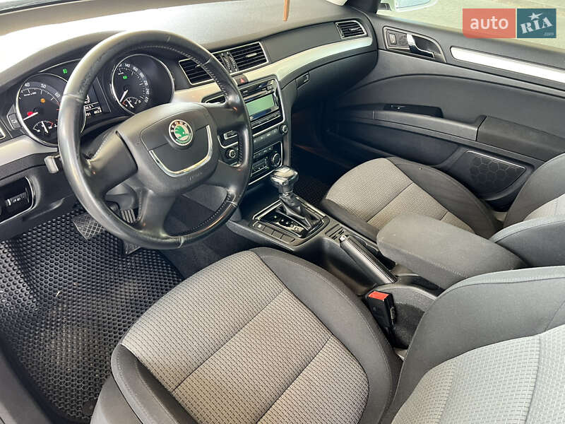 Универсал Skoda Superb 2012 в Николаеве