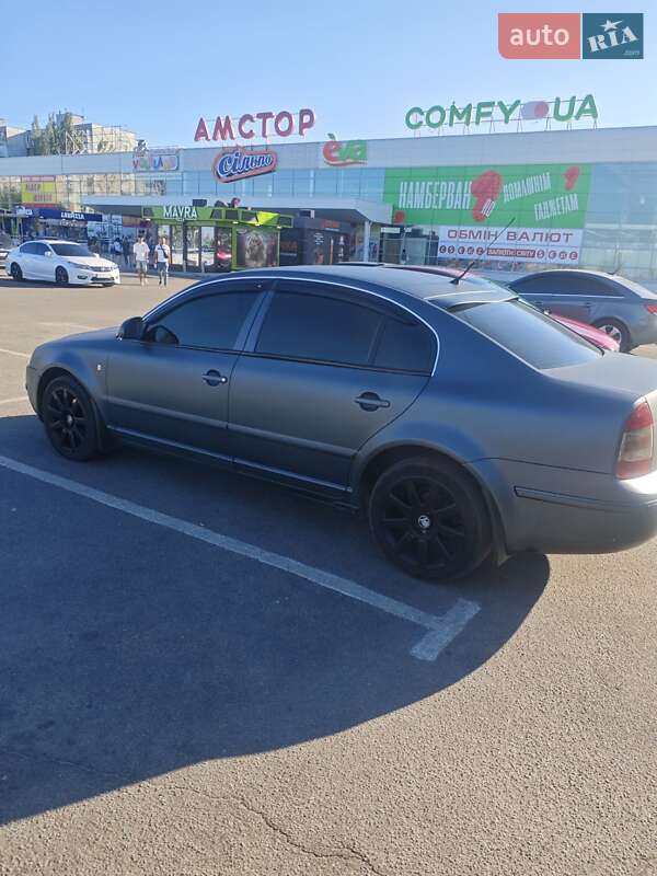 Лифтбек Skoda Superb 2006 в Запорожье